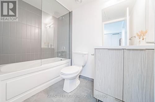 206 - 60 Shuter Street, Toronto, ON - Indoor Photo Showing Bathroom