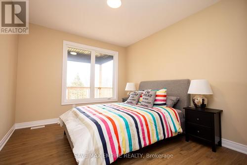 3028 Thunder Bay Road, Fort Erie, ON - Indoor Photo Showing Bedroom