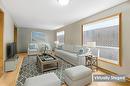 128 Summers Drive, Thorold, ON  - Indoor Photo Showing Living Room 