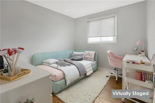 128 Summers Drive, Thorold, ON - Indoor Photo Showing Bedroom