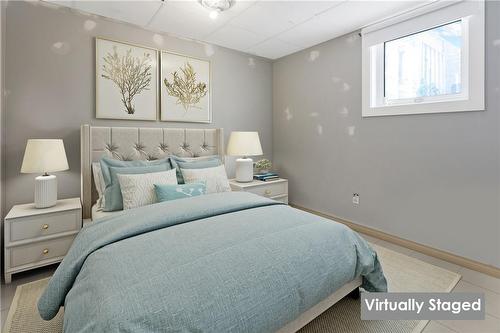 128 Summers Drive, Thorold, ON - Indoor Photo Showing Bedroom