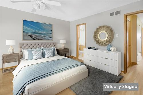 128 Summers Drive, Thorold, ON - Indoor Photo Showing Bedroom