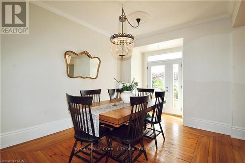 15 Robinson Avenue, Guelph, ON - Indoor Photo Showing Dining Room
