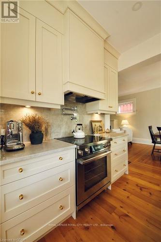 15 Robinson Avenue, Guelph, ON - Indoor Photo Showing Kitchen