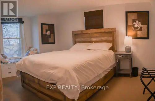 3090 Montrose Road, Niagara Falls, ON - Indoor Photo Showing Bedroom