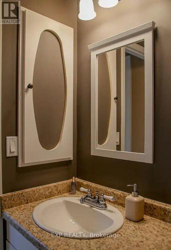 3090 Montrose Road, Niagara Falls, ON - Indoor Photo Showing Bathroom
