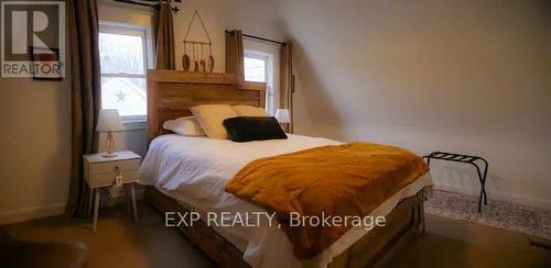 3090 Montrose Road, Niagara Falls, ON - Indoor Photo Showing Bedroom