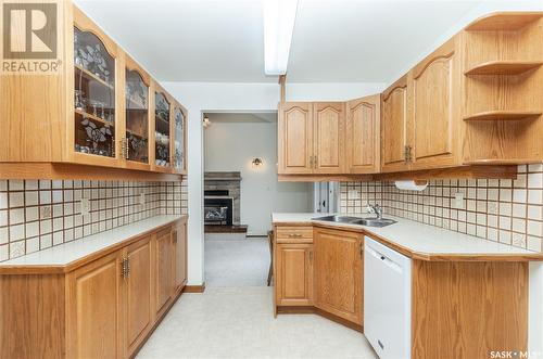 1113 Mcmillan Avenue, Saskatoon, SK - Indoor Photo Showing Kitchen With Double Sink