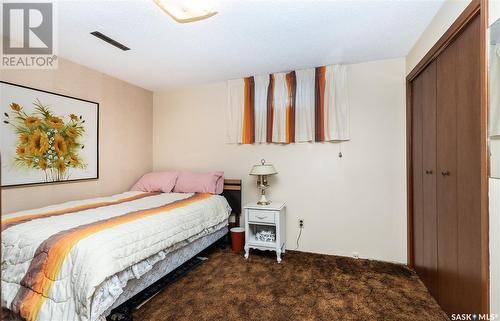 1113 Mcmillan Avenue, Saskatoon, SK - Indoor Photo Showing Bedroom