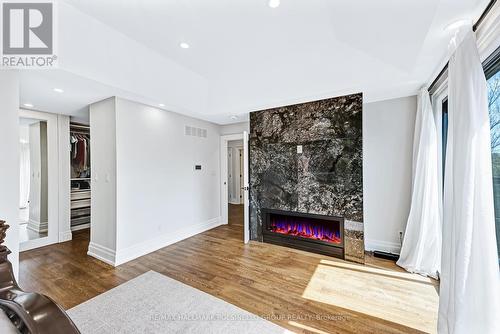 60 North Riverdale Drive, Caledon, ON - Indoor Photo Showing Living Room With Fireplace