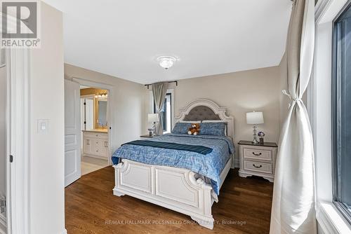 60 North Riverdale Drive, Caledon, ON - Indoor Photo Showing Bedroom