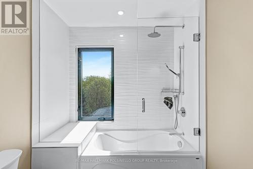 60 North Riverdale Drive, Caledon, ON - Indoor Photo Showing Bathroom