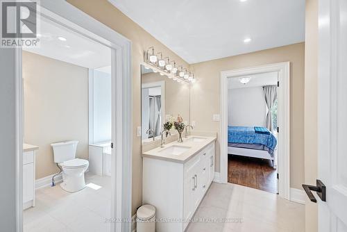 60 North Riverdale Drive, Caledon, ON - Indoor Photo Showing Bathroom