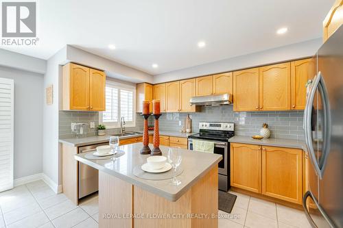 4219 Trailmaster Drive, Mississauga, ON - Indoor Photo Showing Kitchen With Stainless Steel Kitchen