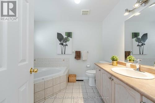 4219 Trailmaster Drive, Mississauga, ON - Indoor Photo Showing Bathroom
