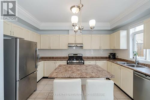 3203 Joel Kerbel Place, Mississauga, ON - Indoor Photo Showing Kitchen With Double Sink