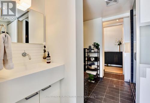 730 - 55 Stewart Street, Toronto, ON - Indoor Photo Showing Bathroom