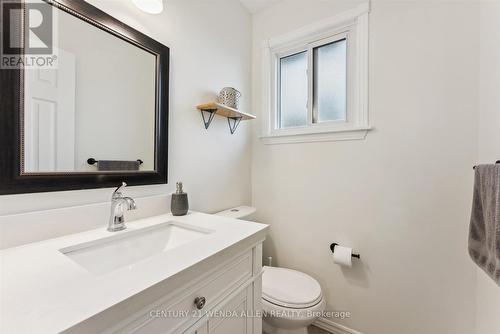35 Lyndale Crescent, Clarington, ON - Indoor Photo Showing Bathroom