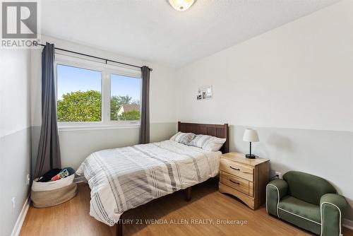 35 Lyndale Crescent, Clarington, ON - Indoor Photo Showing Bedroom