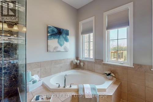 705 Lake Ridge Road S, Whitby, ON - Indoor Photo Showing Bathroom