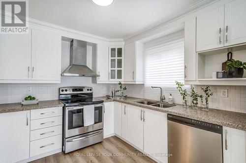57 Largo Cres, Vaughan, ON - Indoor Photo Showing Kitchen With Double Sink