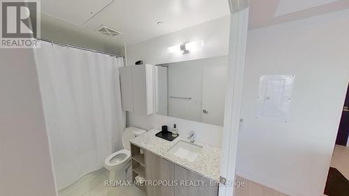 1417 - 31 Tippett Road, Toronto, ON - Indoor Photo Showing Bathroom