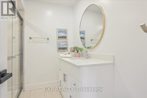 30 - 365 Tailfeather Crescent, Mississauga, ON -  Photo Showing Bathroom