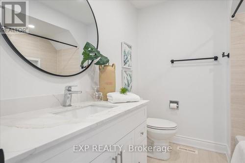 30 - 365 Tailfeather Crescent, Mississauga, ON - Indoor Photo Showing Bathroom