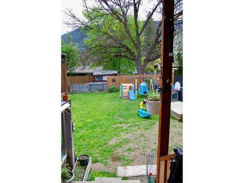 1511 Robertson Avenue, Nelson, BC - Outdoor