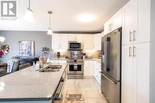 33 Chelford Crescent, Belleville, ON - Indoor Photo Showing Kitchen With Double Sink With Upgraded Kitchen