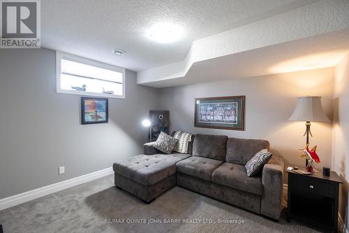 33 Chelford Crescent, Belleville, ON - Indoor Photo Showing Living Room