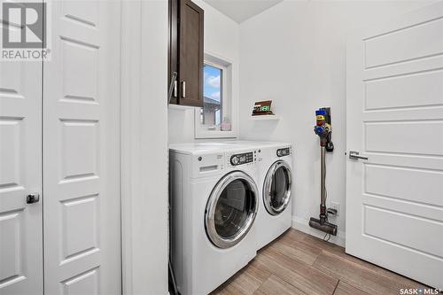 582 Atton Lane, Saskatoon, SK - Indoor Photo Showing Laundry Room