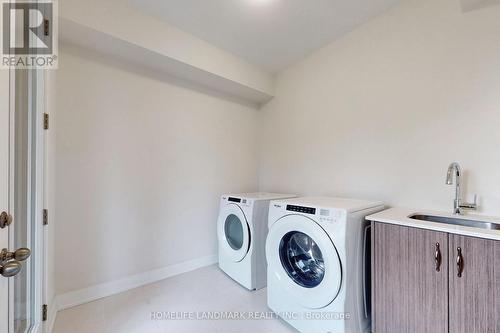 201 Vermont Avenue, Newmarket, ON - Indoor Photo Showing Laundry Room