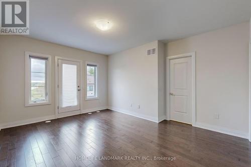 201 Vermont Avenue, Newmarket, ON - Indoor Photo Showing Other Room