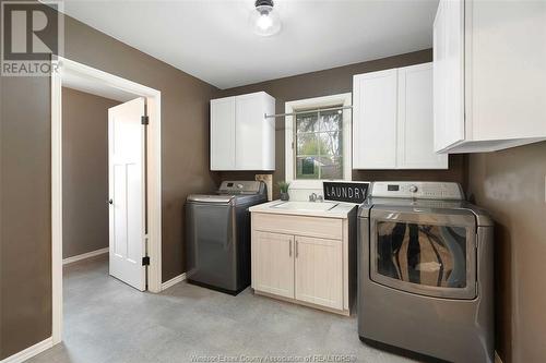 310 Lakeview Avenue, Kingsville, ON - Indoor Photo Showing Laundry Room