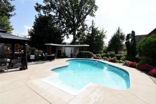 100 Stone Church Road E, Hamilton, ON - Outdoor With In Ground Pool With Backyard