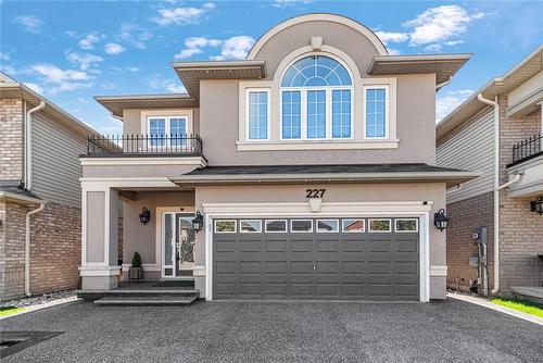 227 Penny Lane, Stoney Creek, ON - Outdoor With Facade