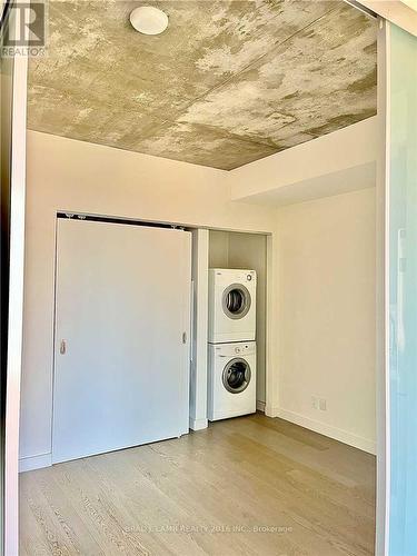 804 - 111 Bathurst Street, Toronto, ON - Indoor Photo Showing Laundry Room