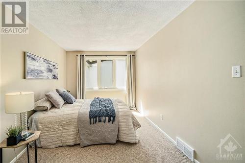 2210 Loyola Avenue Unit#31, Gloucester, ON - Indoor Photo Showing Bedroom