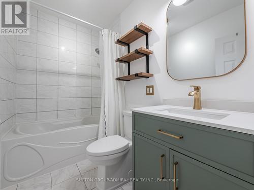 744 Arthur Street, Newmarket, ON - Indoor Photo Showing Bathroom