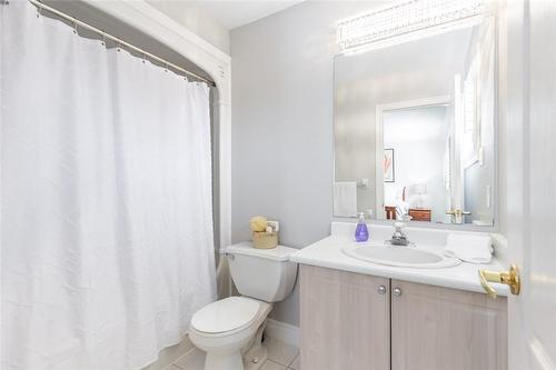 109 Peachwood Crescent, Stoney Creek, ON - Indoor Photo Showing Bathroom