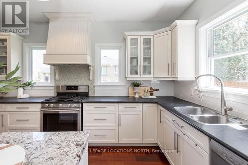 18 Westbury Road, Wasaga Beach, ON - Indoor Photo Showing Kitchen With Double Sink With Upgraded Kitchen