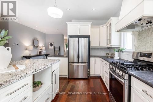 18 Westbury Road, Wasaga Beach, ON - Indoor Photo Showing Kitchen With Stainless Steel Kitchen With Upgraded Kitchen