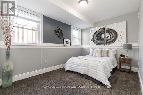 18 Westbury Road, Wasaga Beach, ON - Indoor Photo Showing Bedroom