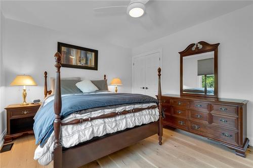 83 Dorchester Drive, Grimsby, ON - Indoor Photo Showing Bedroom