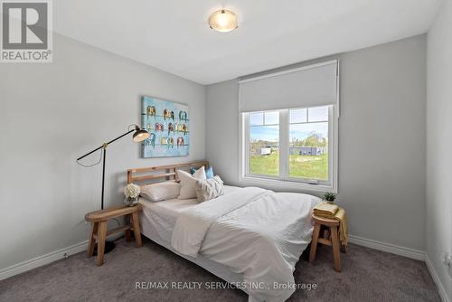 7137 Parsa Street, Niagara Falls, ON - Indoor Photo Showing Bedroom