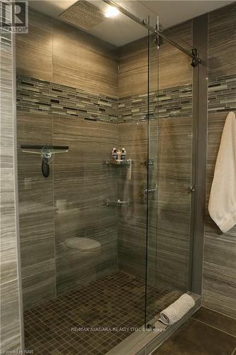 2735 Vimy Road, Port Colborne, ON - Indoor Photo Showing Bathroom
