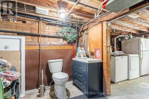 160 East 31St Street, Hamilton, ON - Indoor Photo Showing Laundry Room