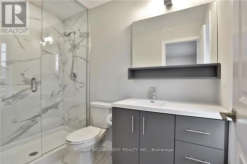 32 - 288 Glover Road, Hamilton, ON - Indoor Photo Showing Bathroom