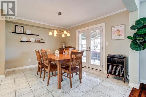 39 Loneoak Crescent, Hamilton, ON - Indoor Photo Showing Dining Room